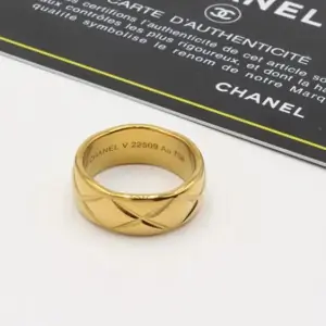 دبلة خاتم شانيل لوقو وسط 6MM